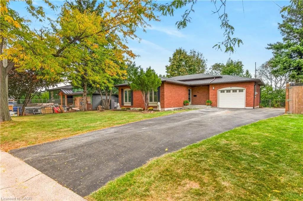 4 Woodcrest Drive