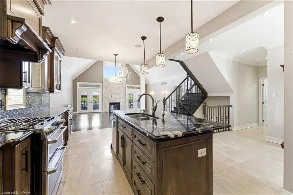85 Hillcroft Drive