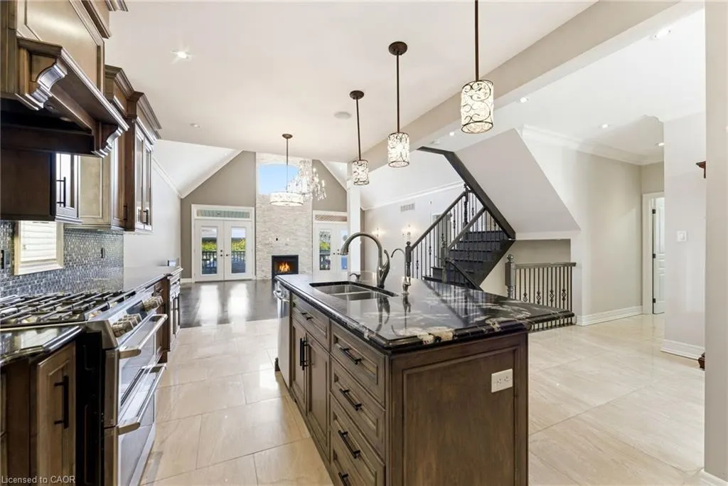 85 Hillcroft Drive
