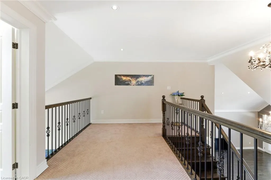 85 Hillcroft Drive