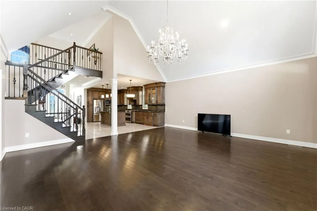 85 Hillcroft Drive