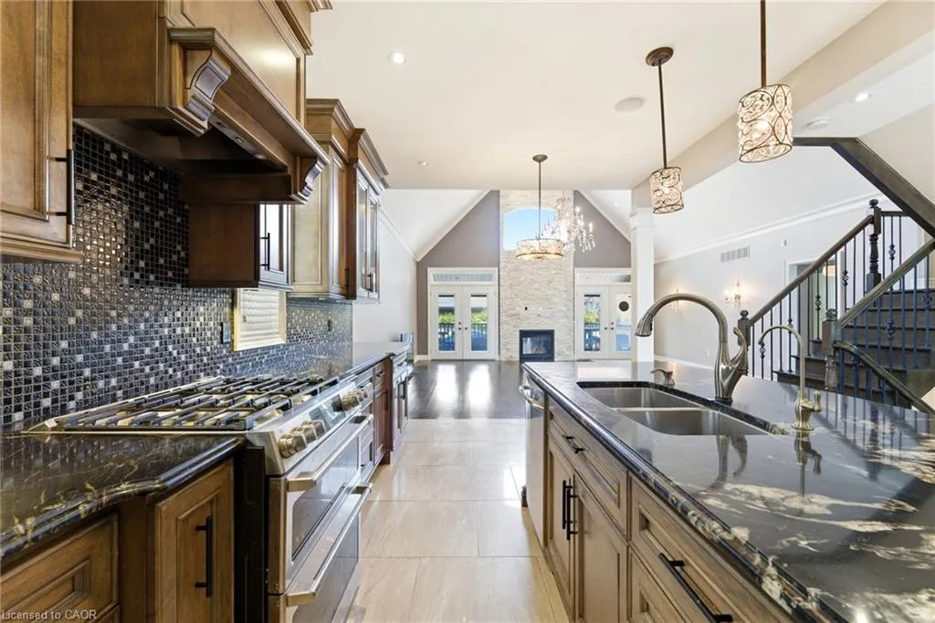 85 Hillcroft Drive