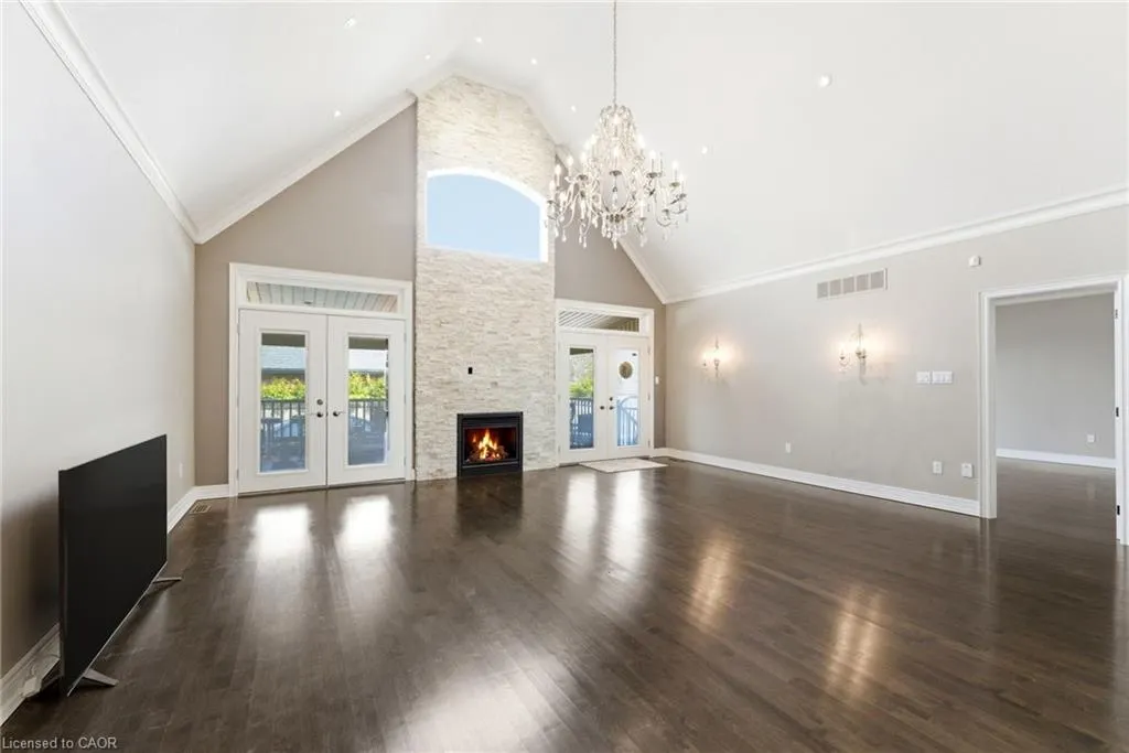 85 Hillcroft Drive