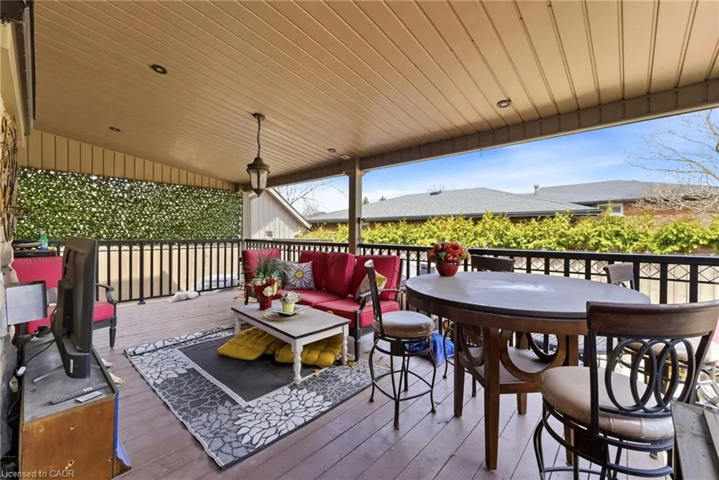 85 Hillcroft Drive