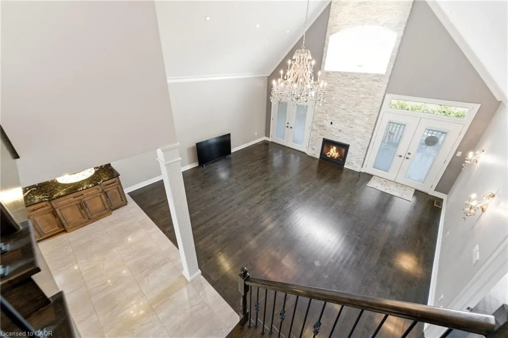 85 Hillcroft Drive
