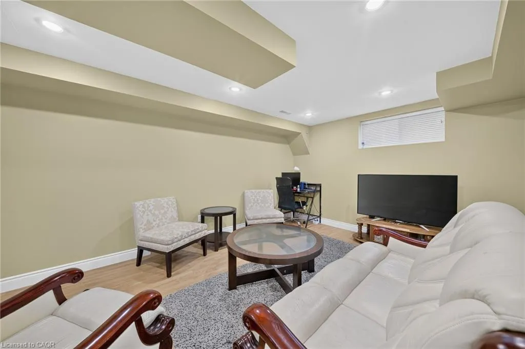 800 Paramount Drive #77