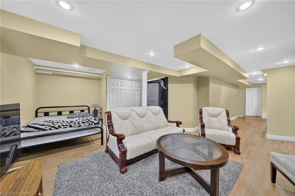 800 Paramount Drive #77