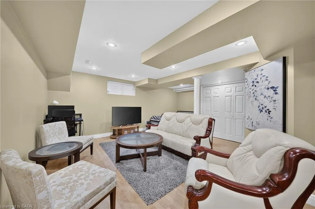 800 Paramount Drive #77