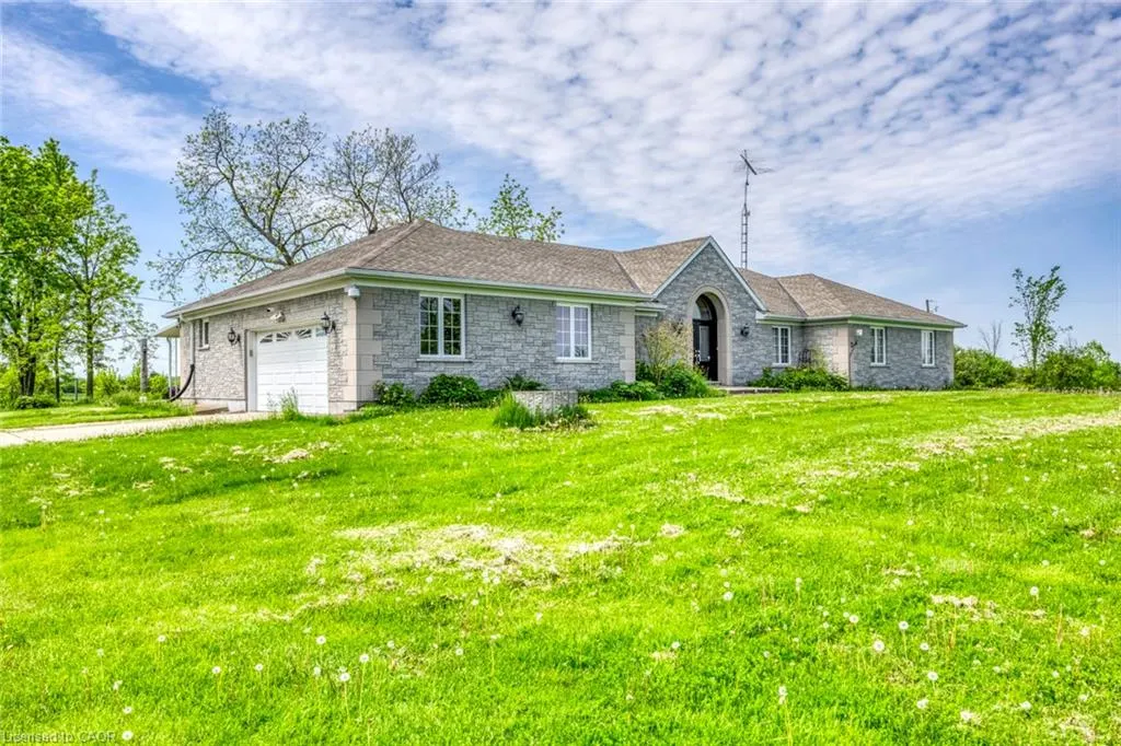 232 Eighth Road E
