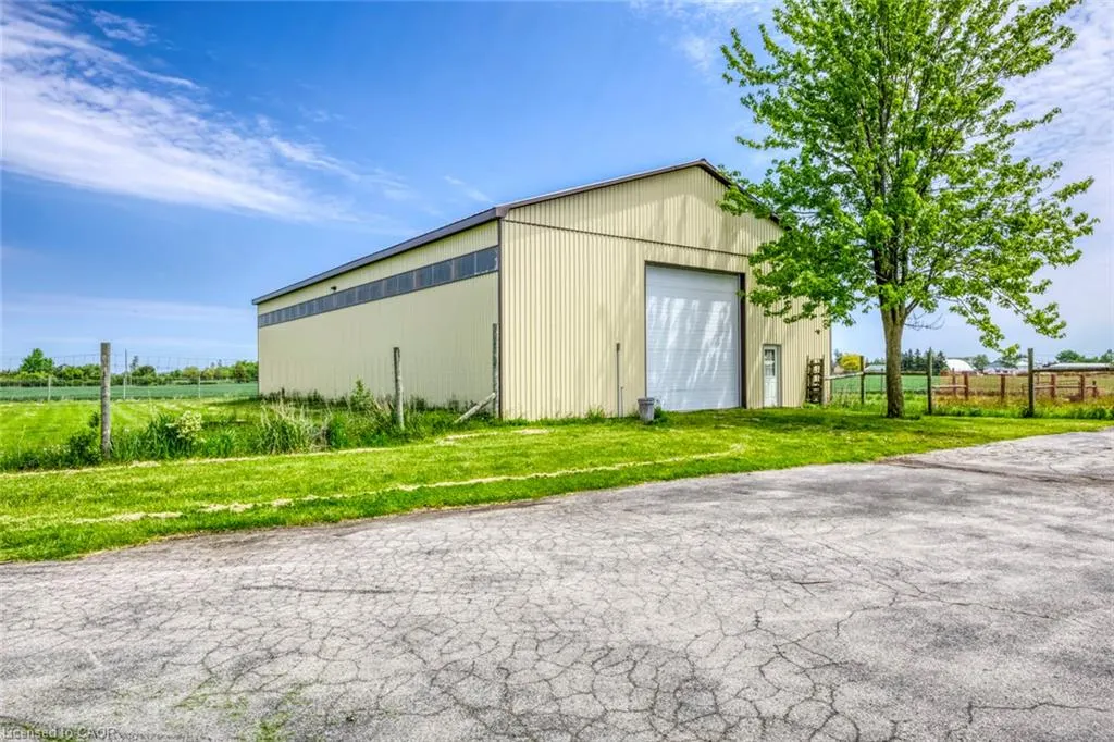 232 Eighth Road E