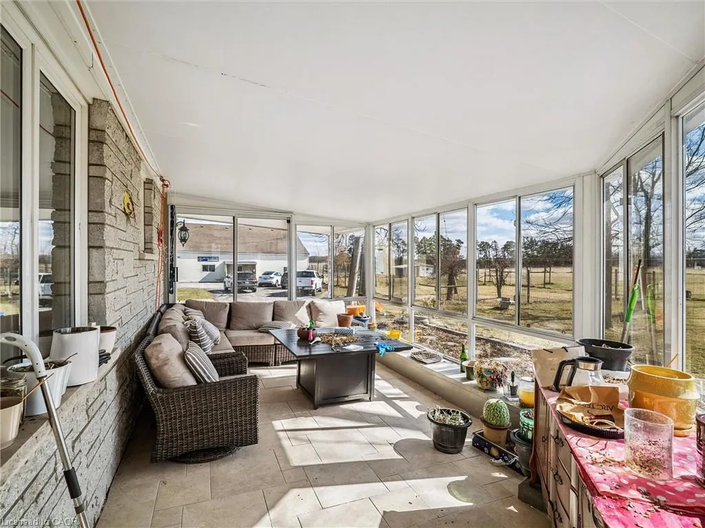 232 Eighth Road E