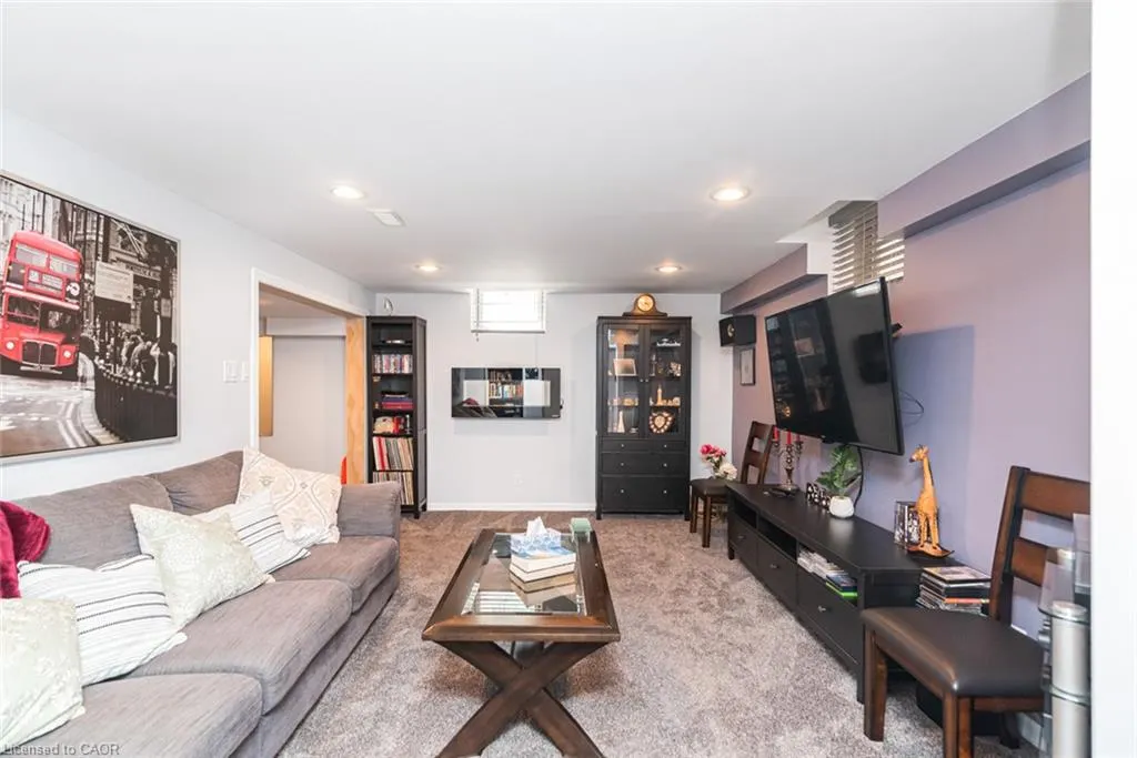 102 Willow Lane