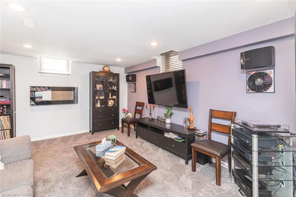 102 Willow Lane