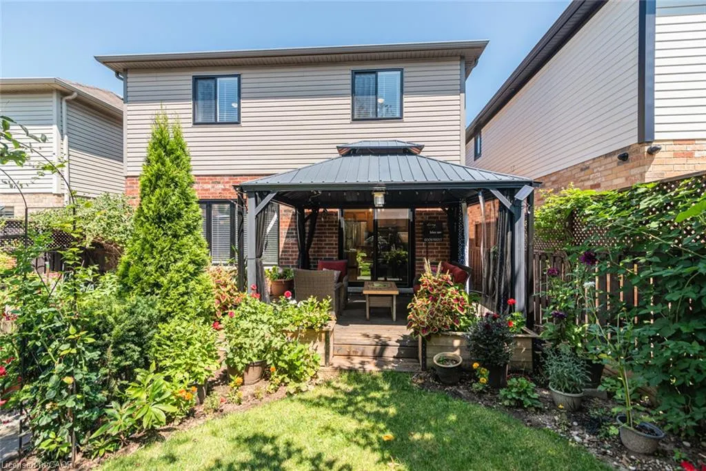 102 Willow Lane