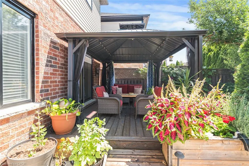 102 Willow Lane