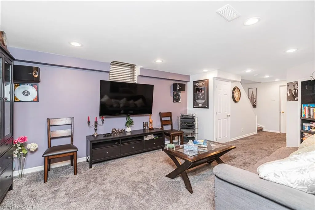 102 Willow Lane