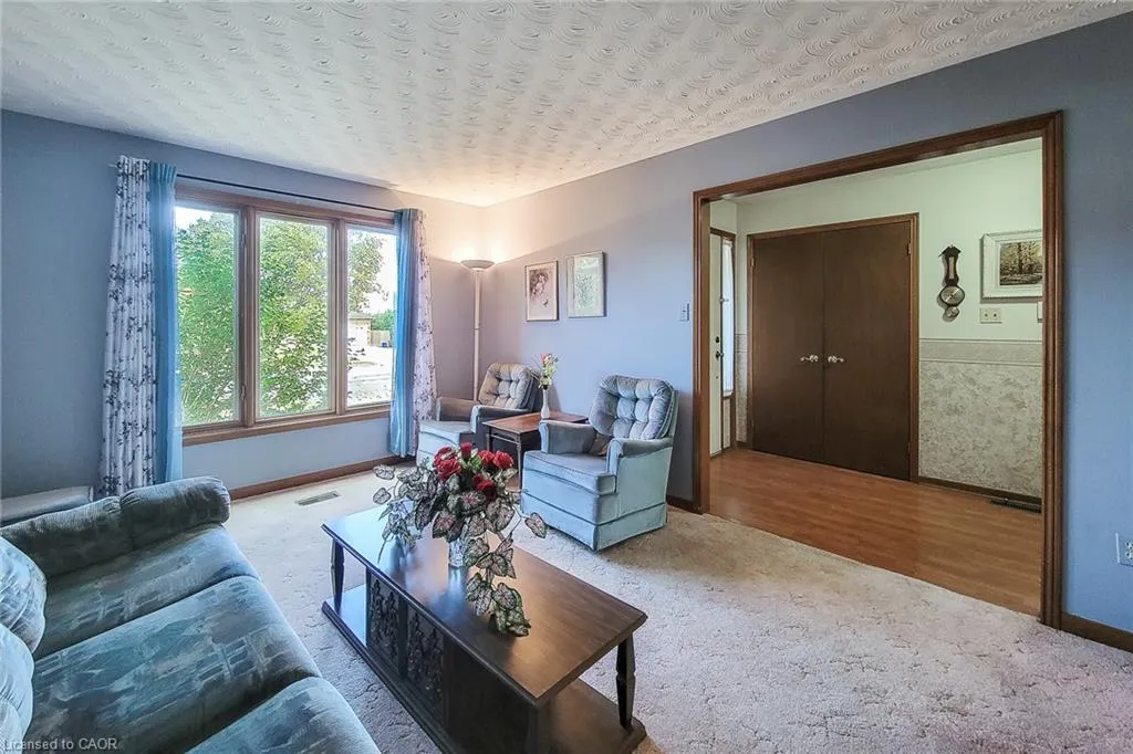 61 Highland Road
