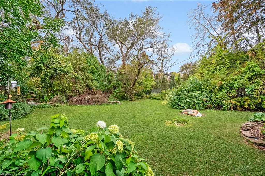 1342 Sedgewick Crescent