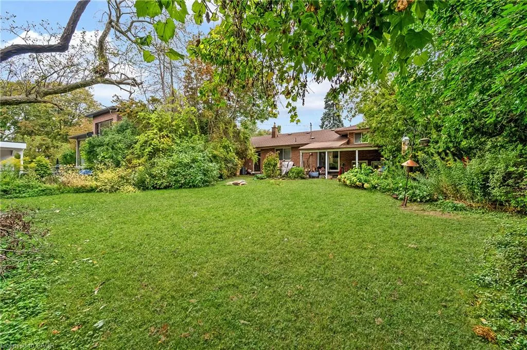 1342 Sedgewick Crescent