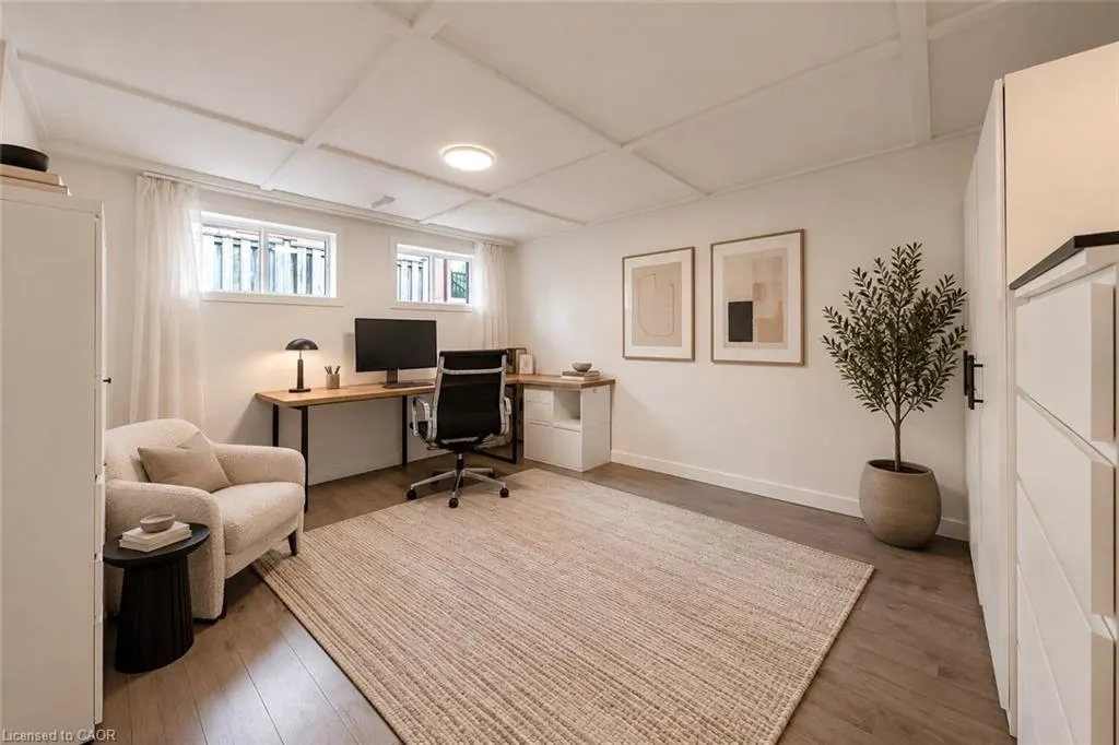 1254 Napier Crescent