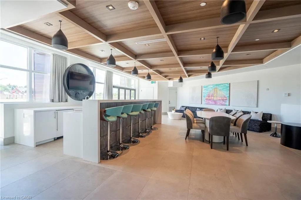 600 North Service Road #301