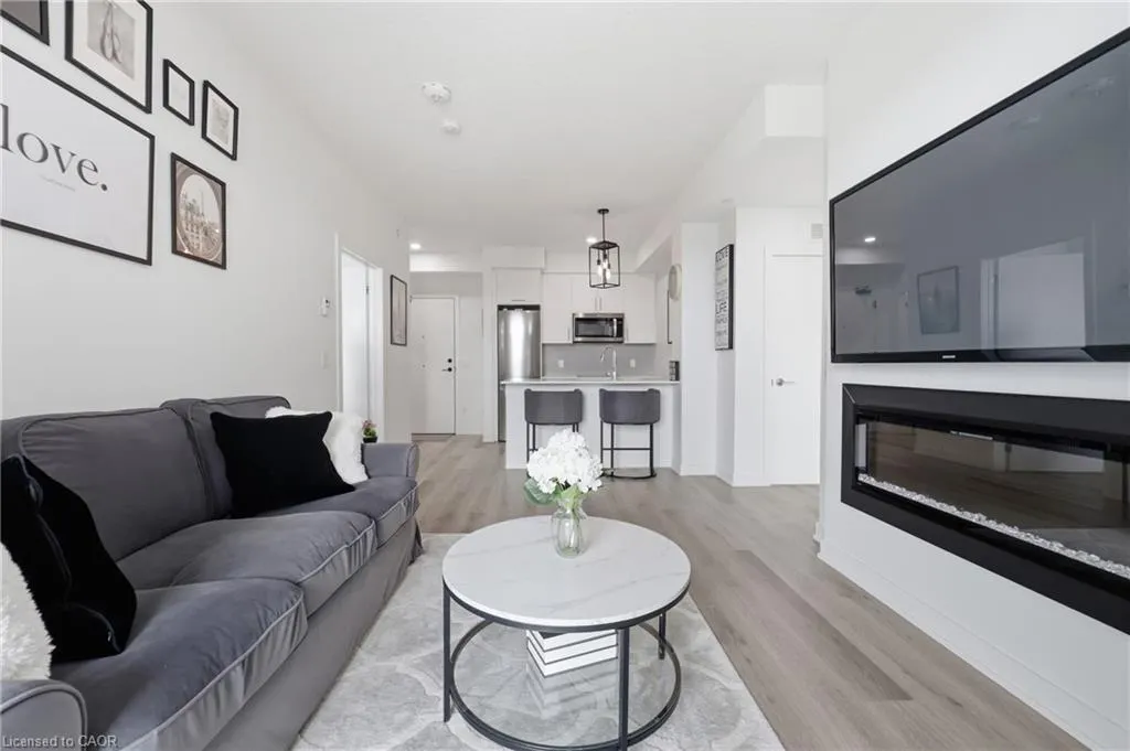 600 North Service Road #301