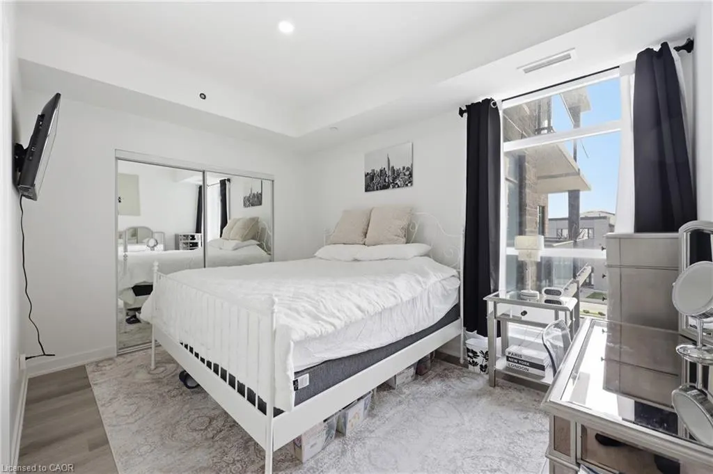600 North Service Road #301