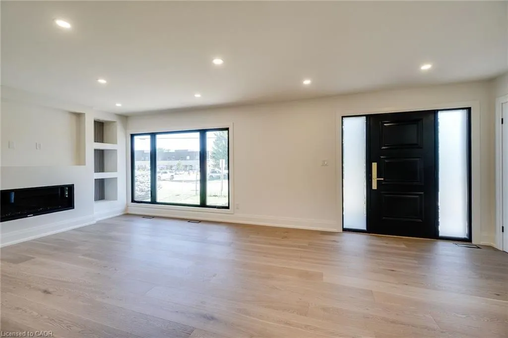 24 Royce Avenue