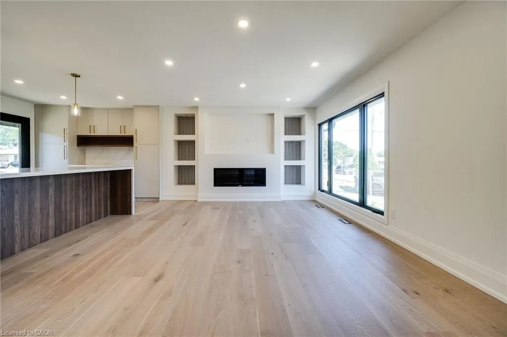 24 Royce Avenue