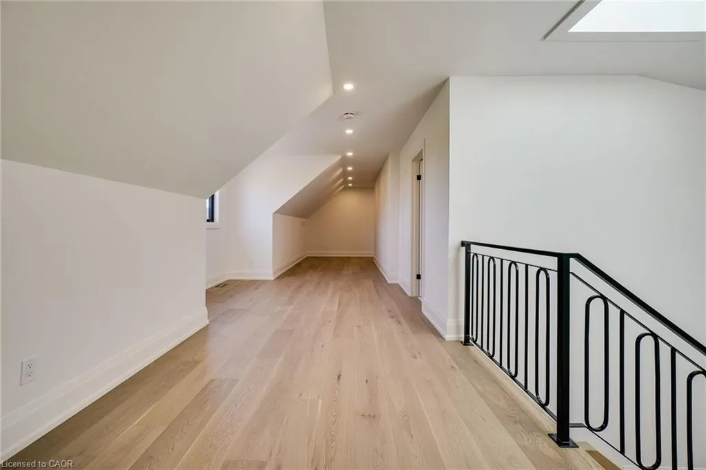 24 Royce Avenue