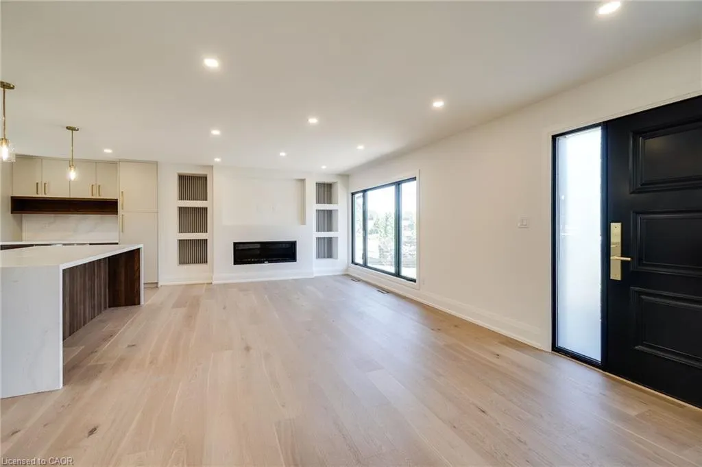 24 Royce Avenue