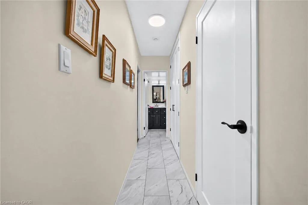 28 Robinson Street N #103