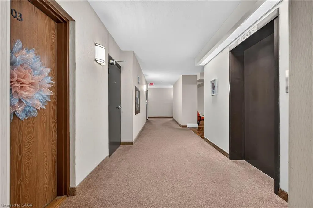 28 Robinson Street N #103