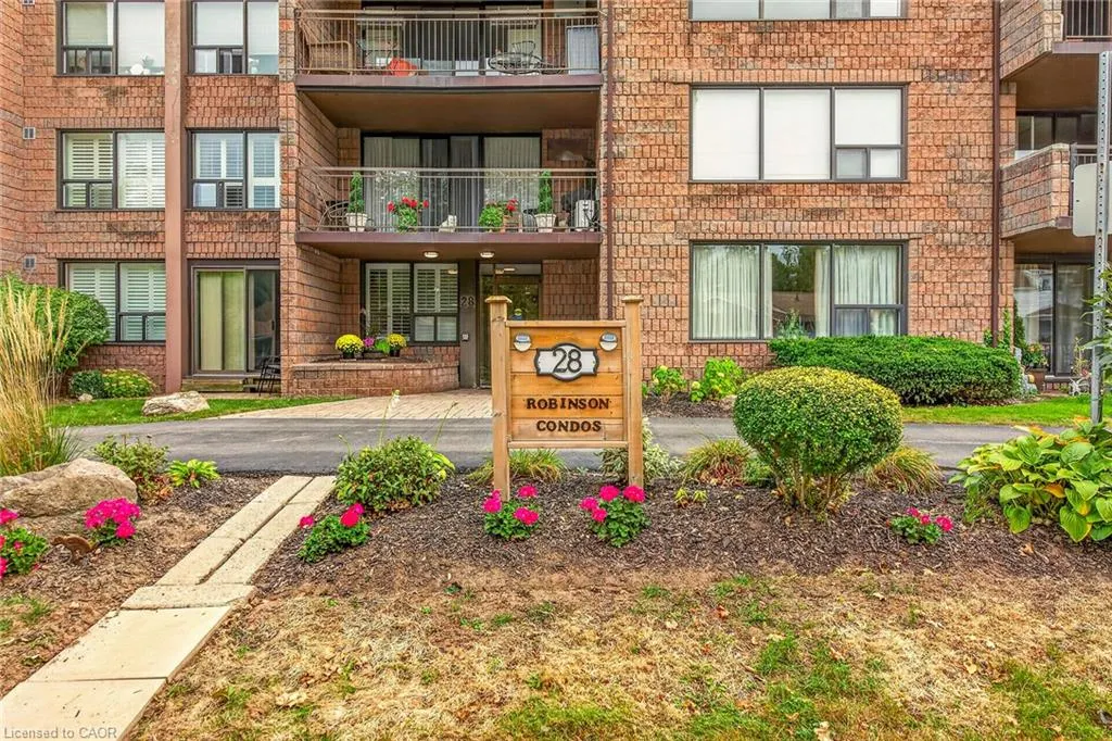 28 Robinson Street N #103