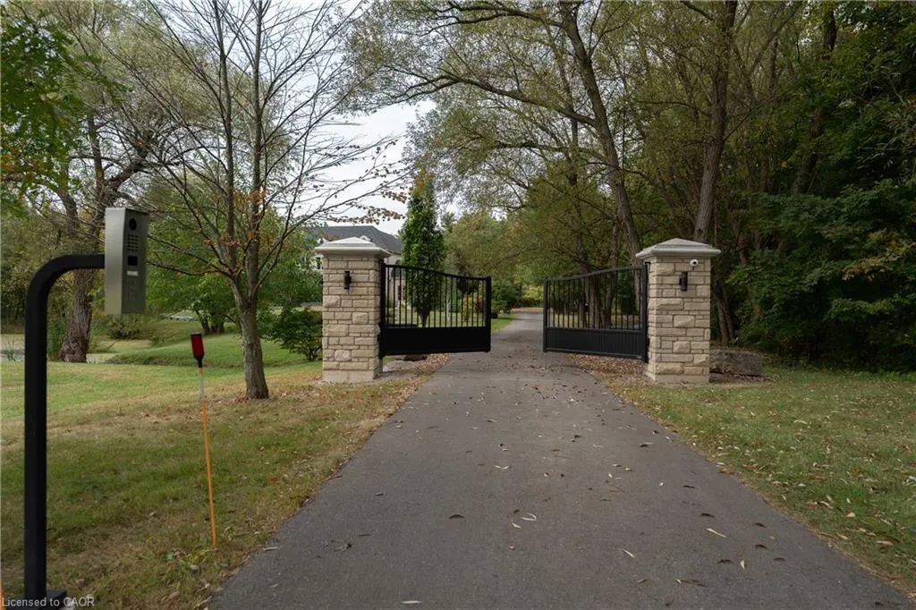740 Fiddlers Green Road