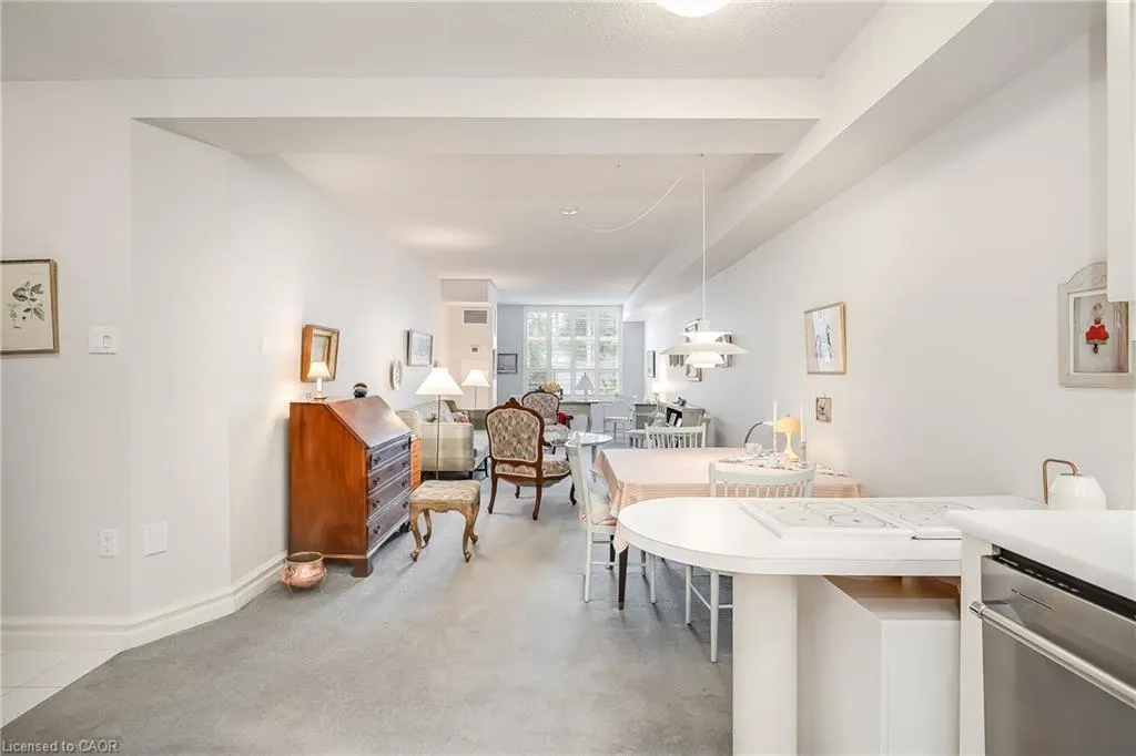 221 Robinson Street #307