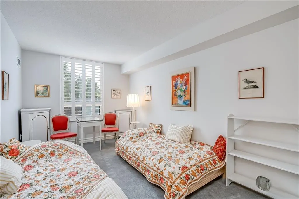 221 Robinson Street #307