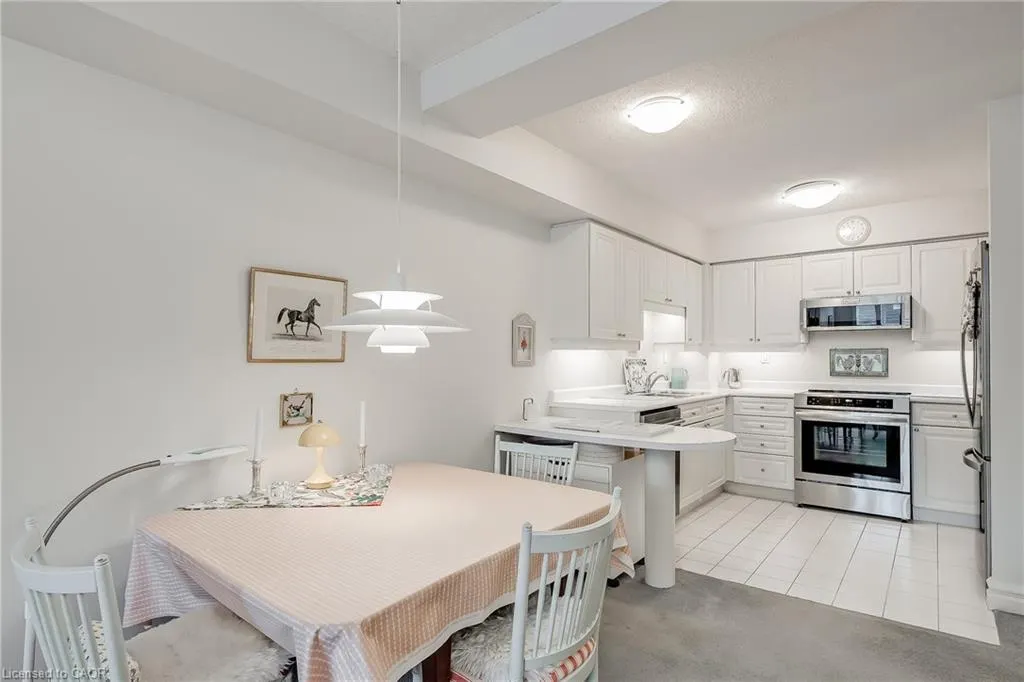 221 Robinson Street #307