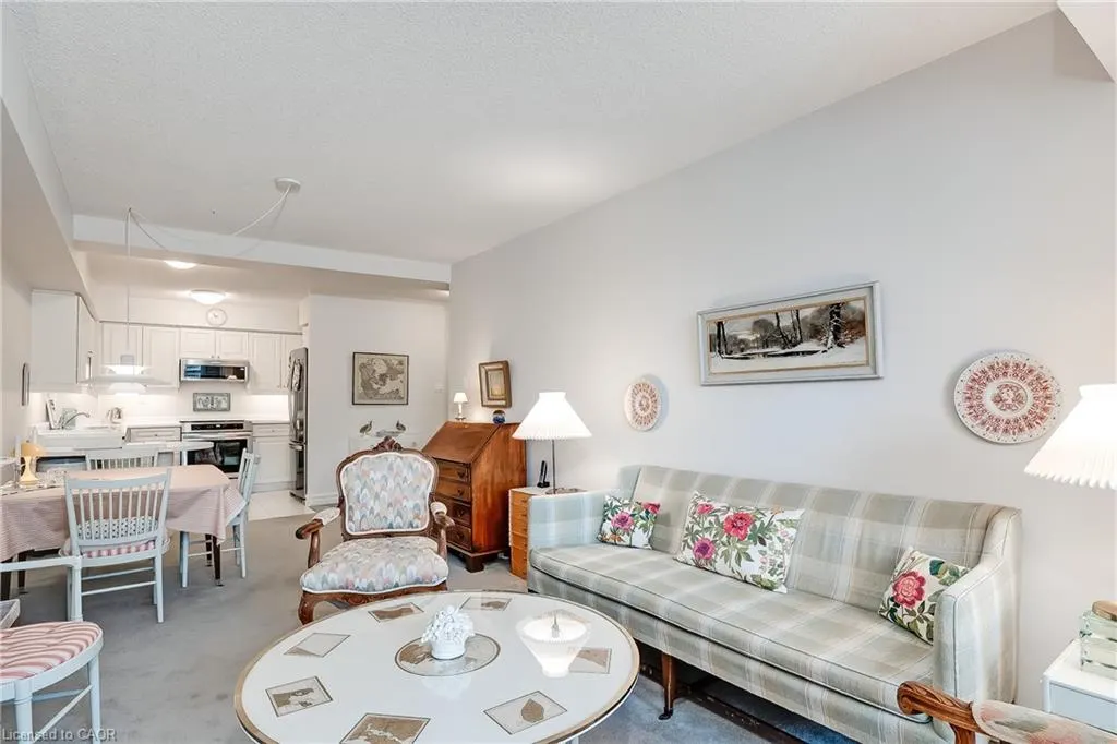 221 Robinson Street #307