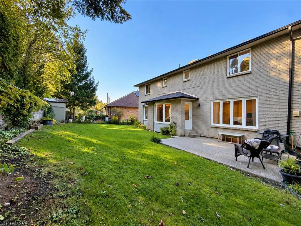 12 Sundrop Court