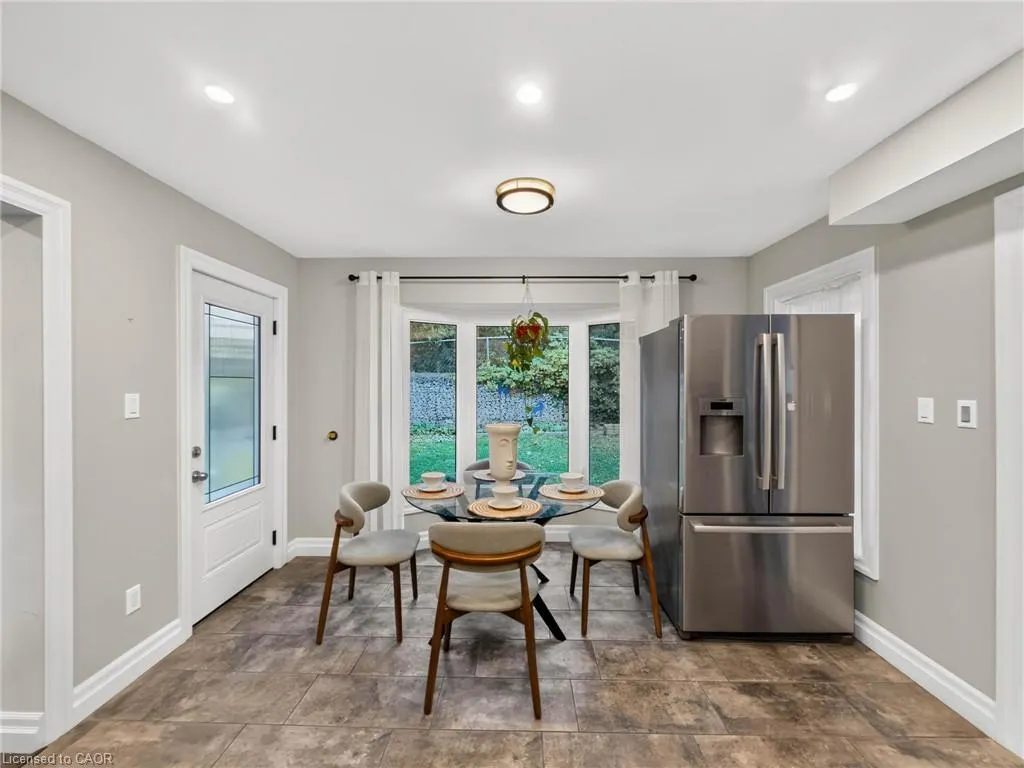 12 Sundrop Court