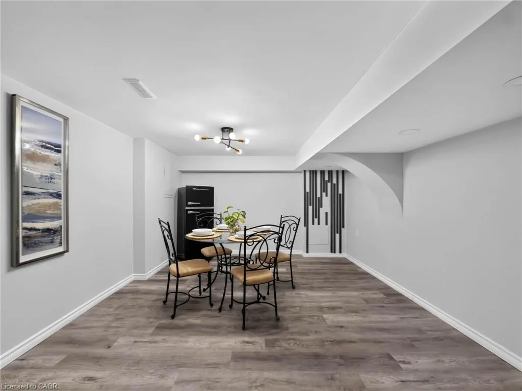 12 Sundrop Court