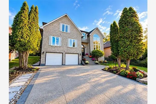 12 Sundrop Court