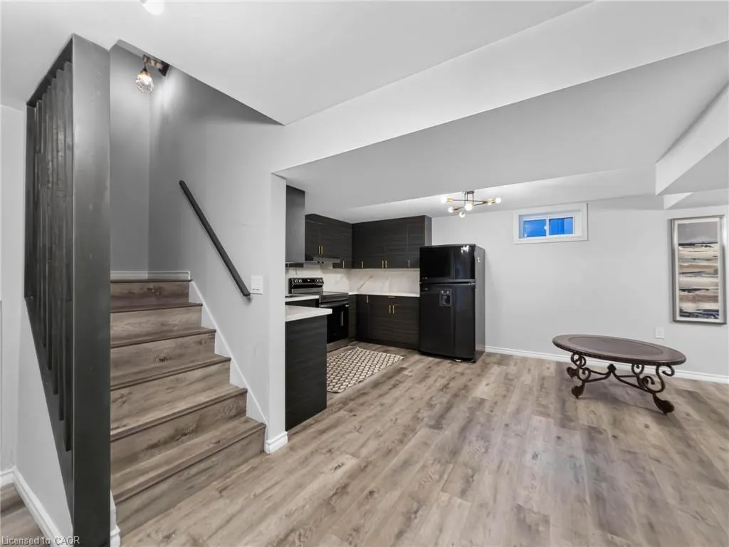 12 Sundrop Court