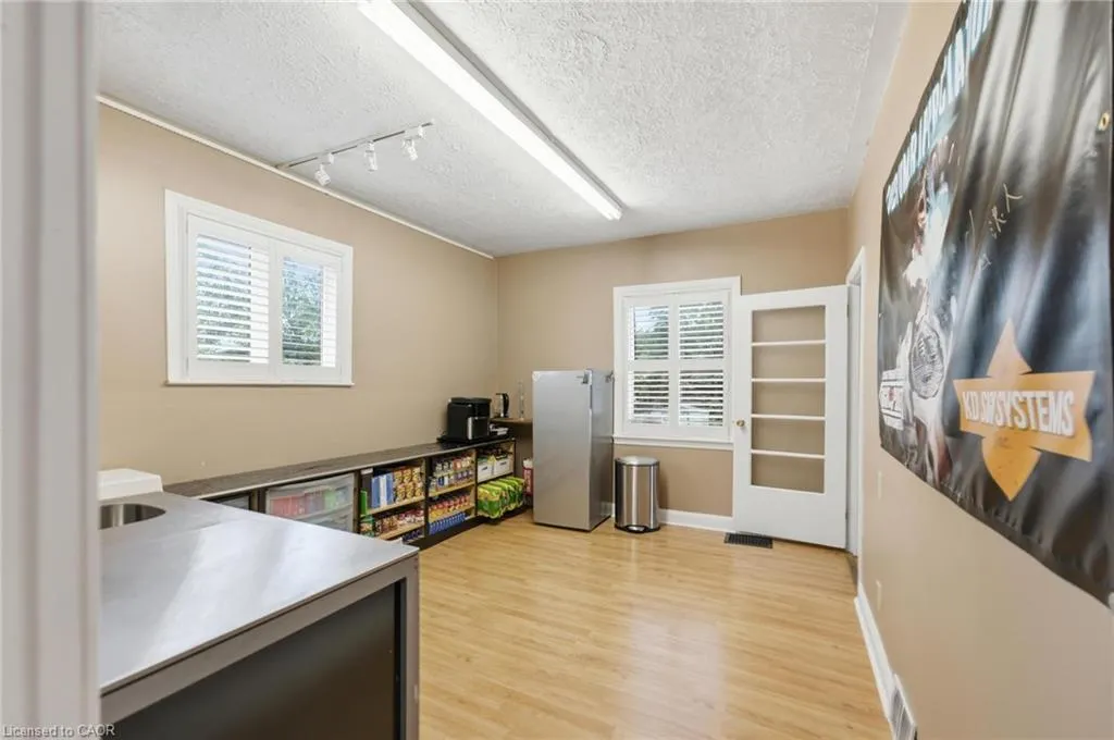 1260 Highway 8