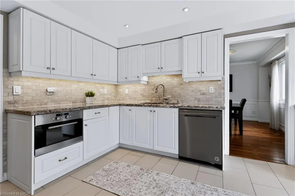 4248 Dunvegan Road
