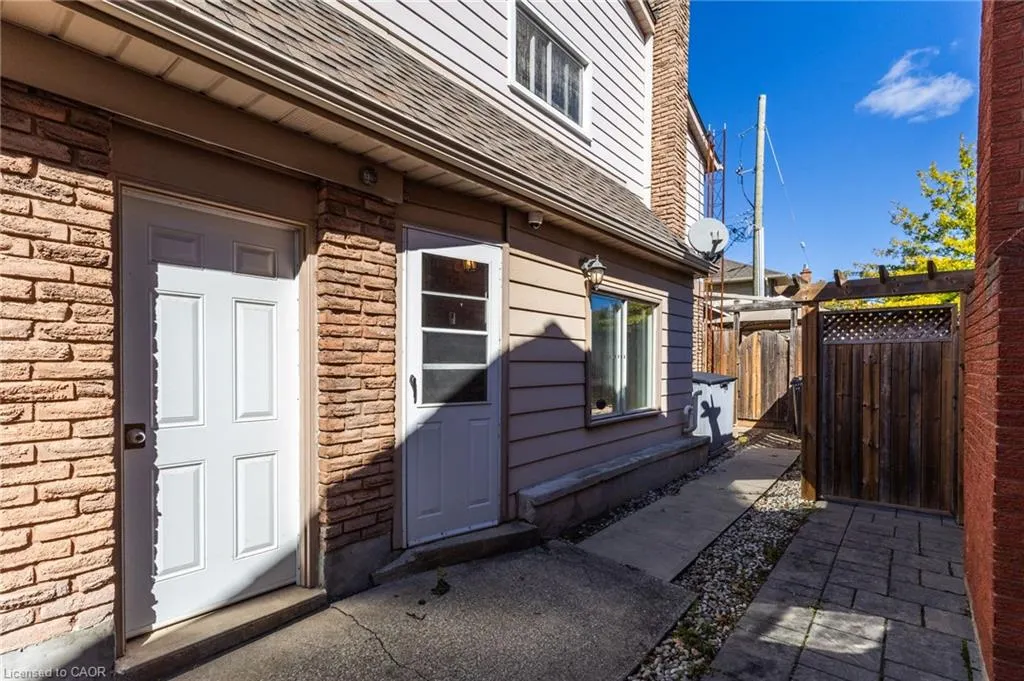 4248 Dunvegan Road