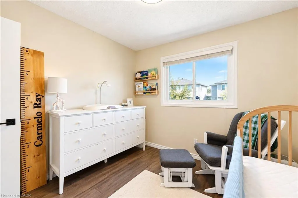 6 Sandra Crescent
