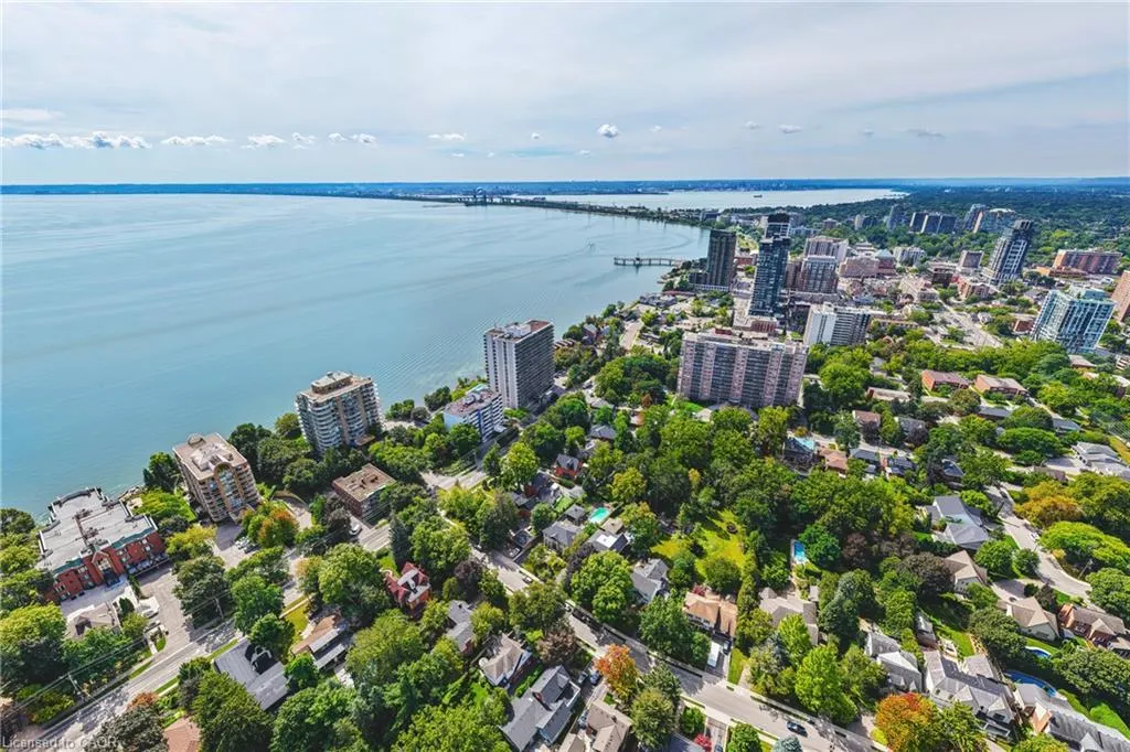 2177 Lakeshore Road