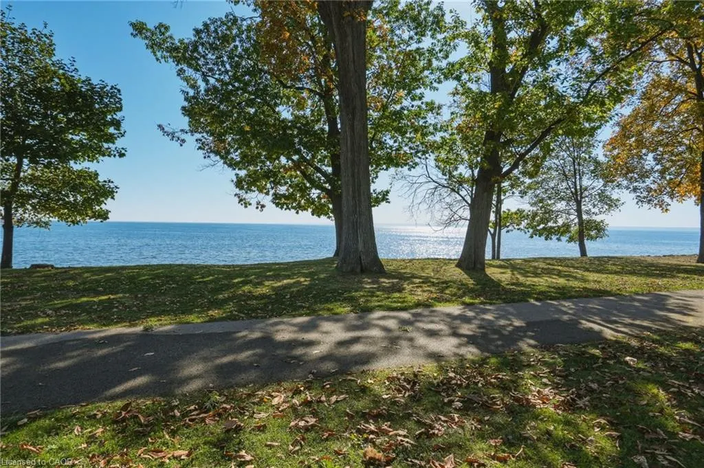 3500 Lakeshore Road W #711